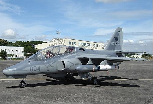 Máy bay huấn luyện S-211 của Không quân Philippines. Philippines mua 13 chiếc máy bay loại này từ Italia.